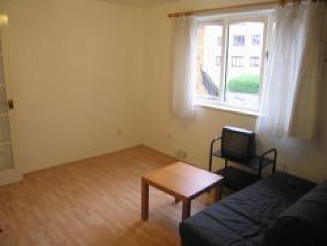 			NEW ON!, Studio Apartment, 1 bath, 1 reception Flat			 Cornmow Drive, DOLLIS HILL NW10